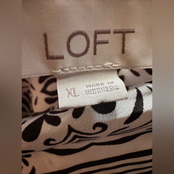 Loft Black and White Patterned Sleeveless Top NWOT - Picture 4 of 6